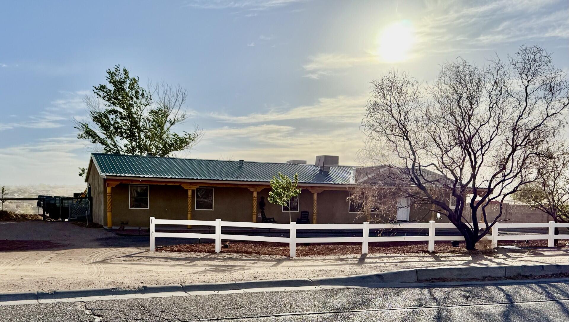 811 Fruta Road, Rio Rancho, New Mexico image 1