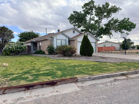 Photo of 4 Owens Drive, Los Lunas, NM 87031 (MLS # 1103057)