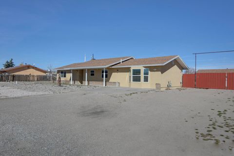Photo of 2913 Donna Maria Drive SW, Albuquerque, NM 87121 (MLS # 1099107)