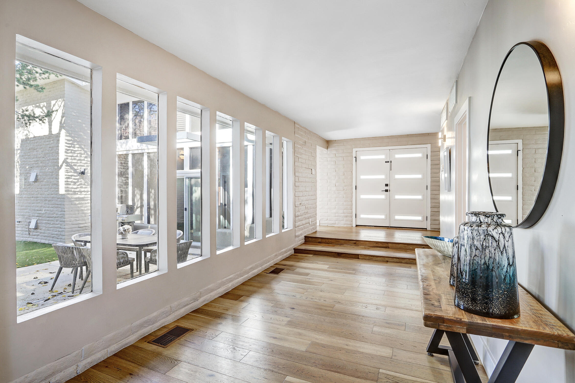 5605 Fairoak Trail NE