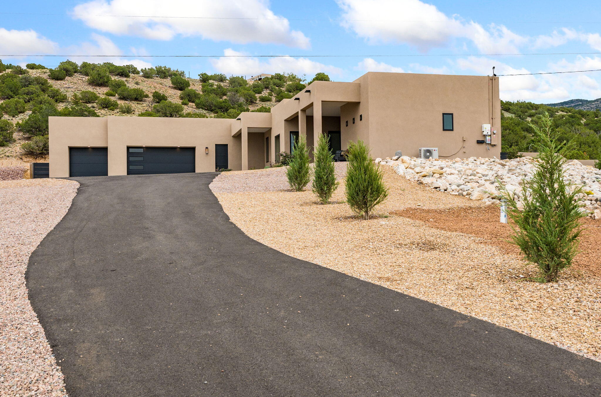 10 Rainbow Valley Road