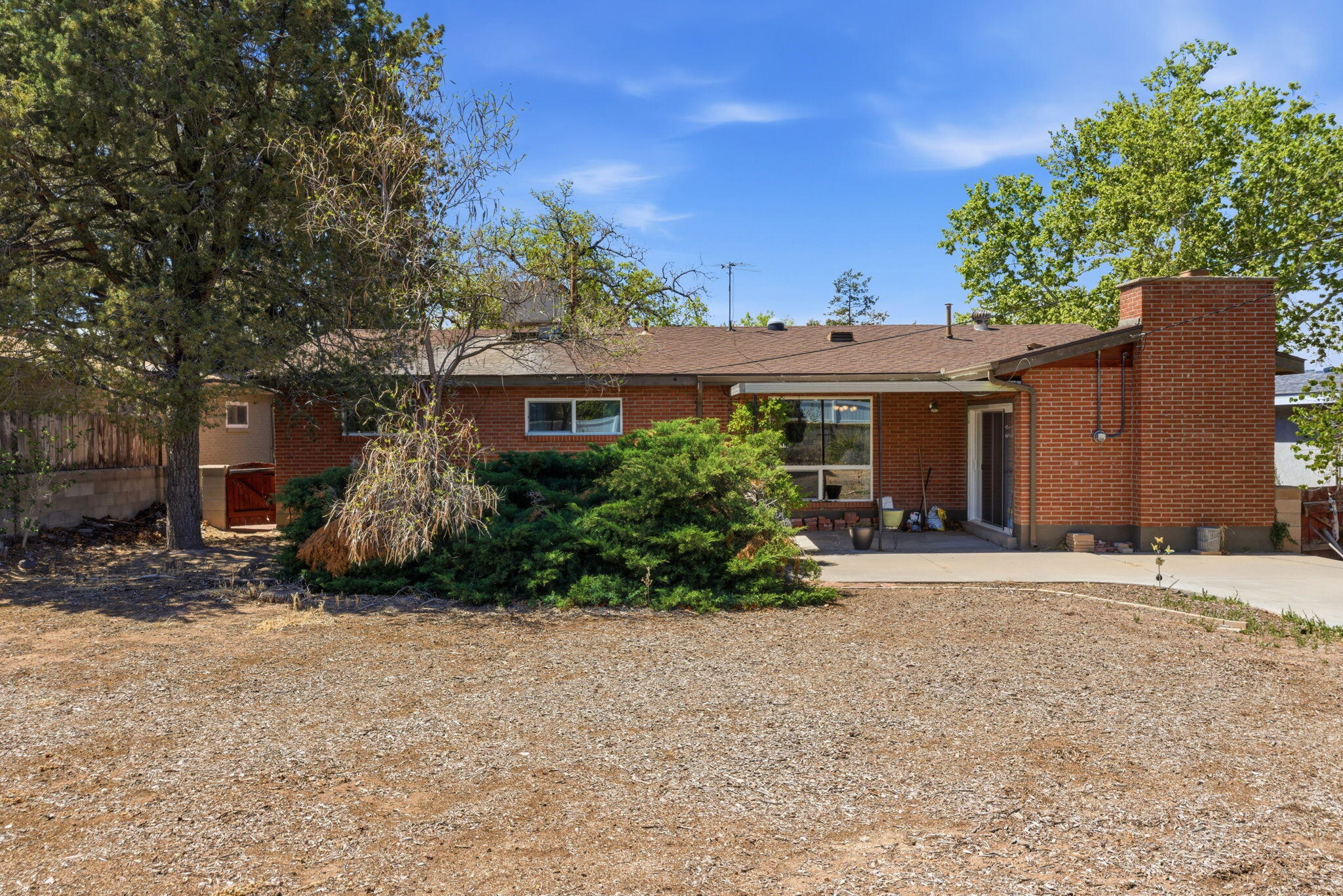 1204 Arizona Street NE