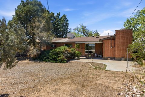 1204 Arizona Street NE Albuquerque NM 87110