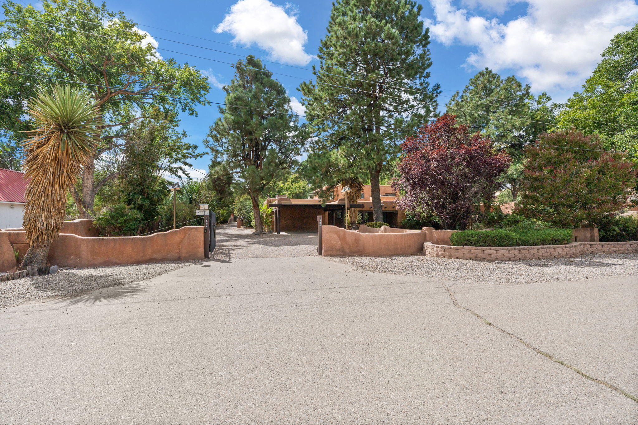 1504 LUCYLE Place NW