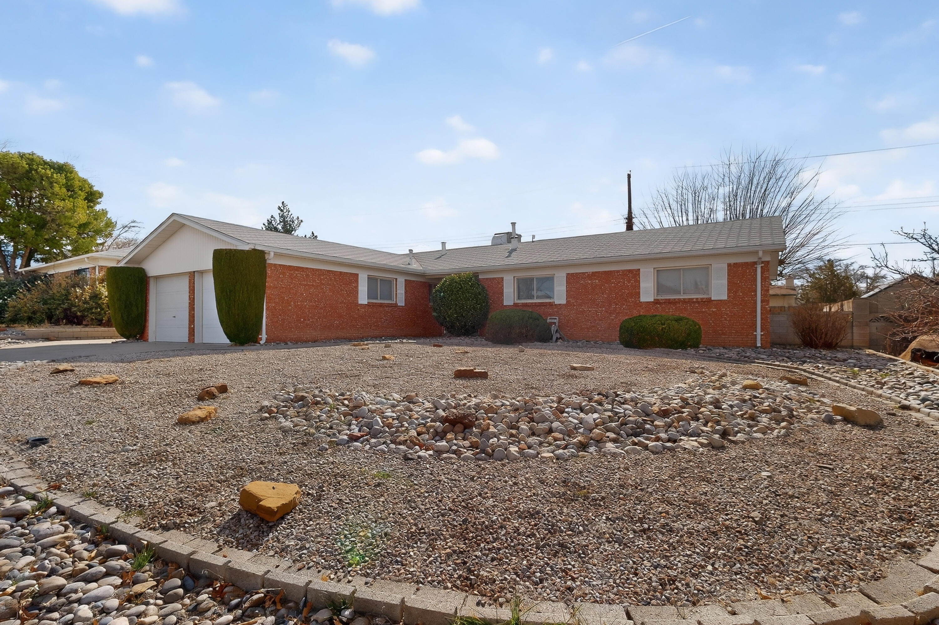 9500 Dona Marguerita Avenue NE