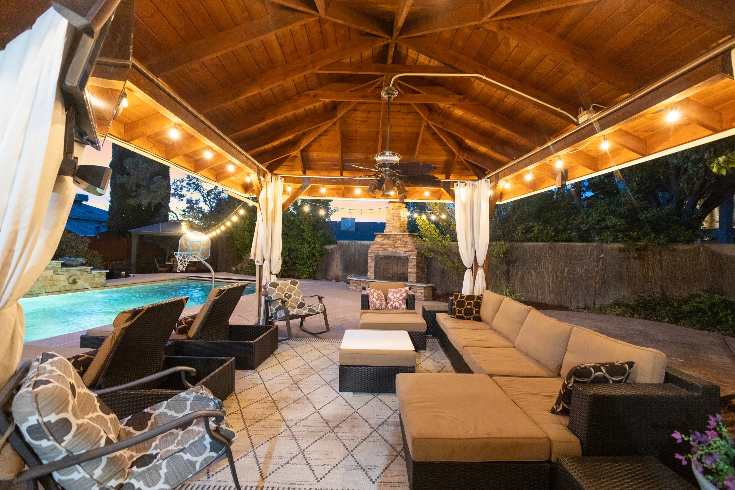 9400 Allande Road NE