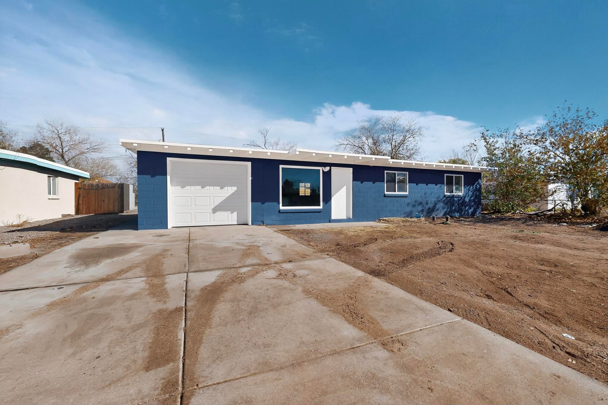 1138 Luthy Circle NE