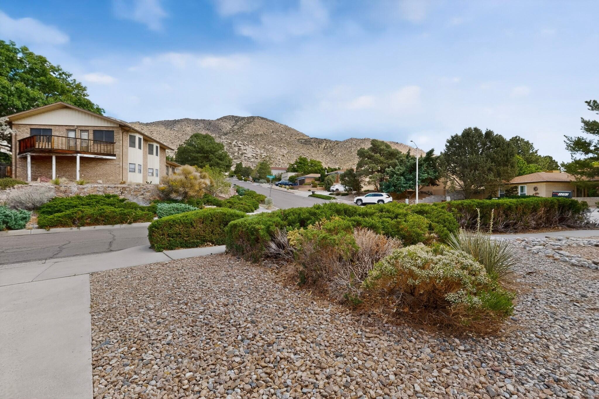 3205 Embudito Drive NE