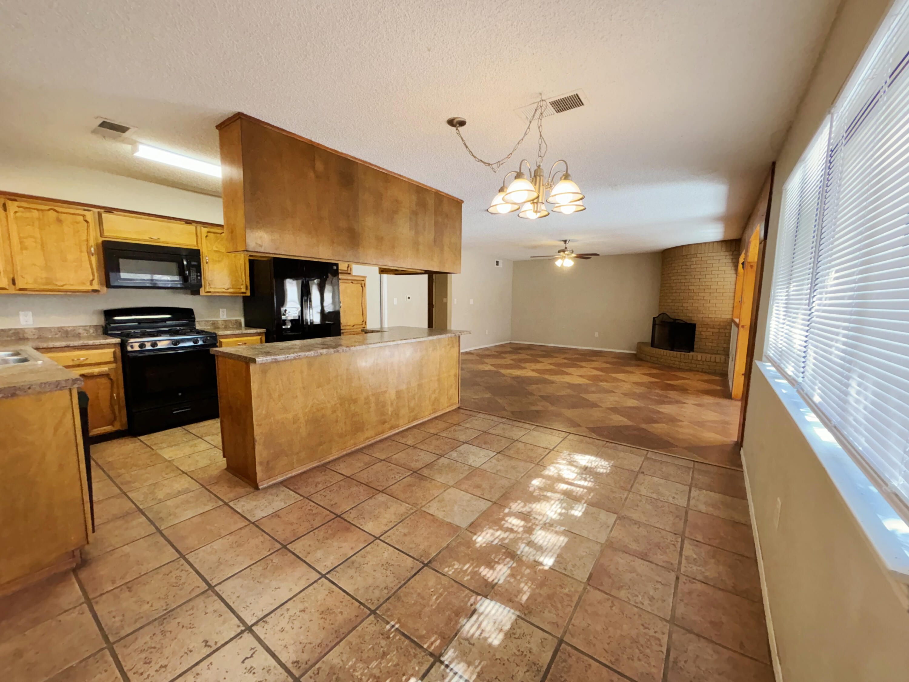 2075 Wasmer Circle, Bosque Farms, New Mexico image 11