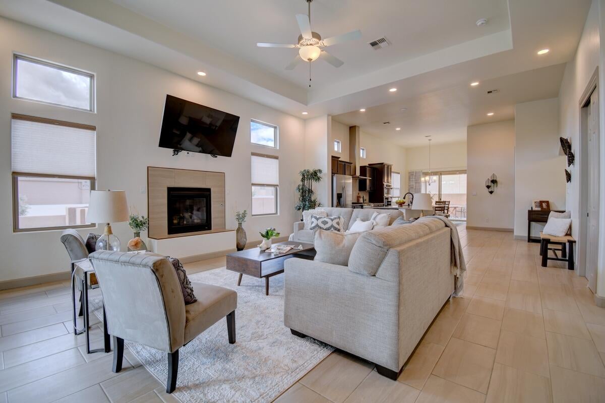 6101 Santa Fe Trail Drive NE