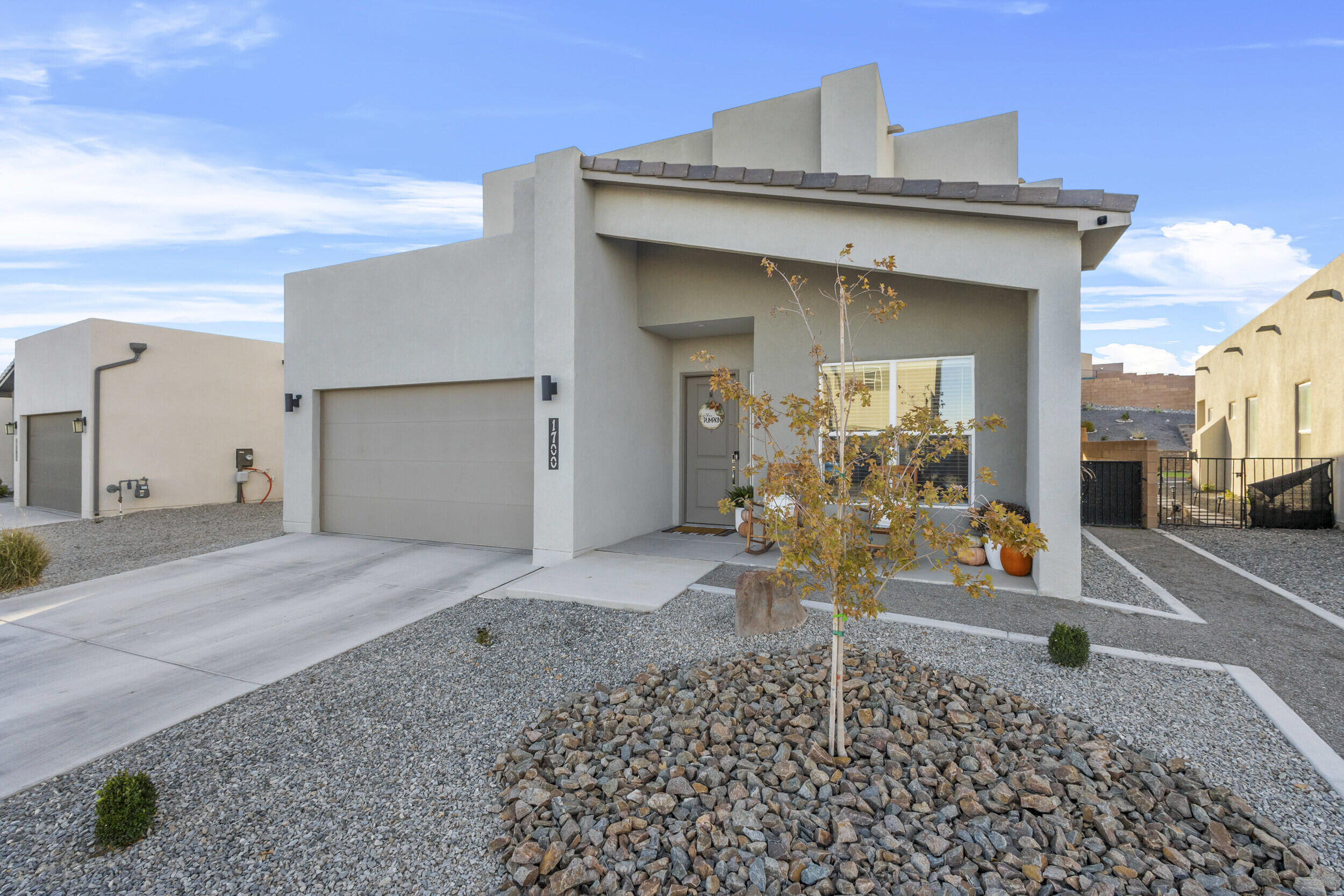 1700 Tesoro Loop, Los Lunas, New Mexico image 1