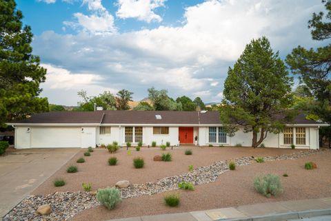 Photo of 1620 Sagebrush Trail SE, Albuquerque, NM 87123 (MLS # 1094126)