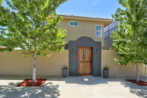 Townhouse For Sale - 9020 El Ojito Court<br/> Bernalillo County, Albuquerque, NM 87114