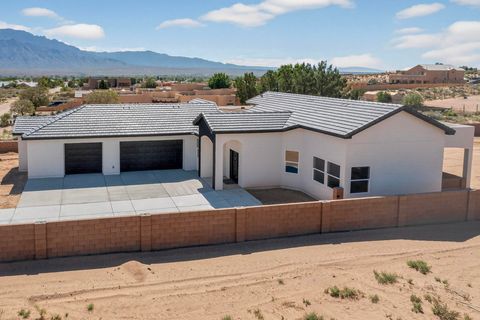 Photo of 6408 Honduras Road NE, Rio Rancho, NM 87144 (MLS # 1075941)