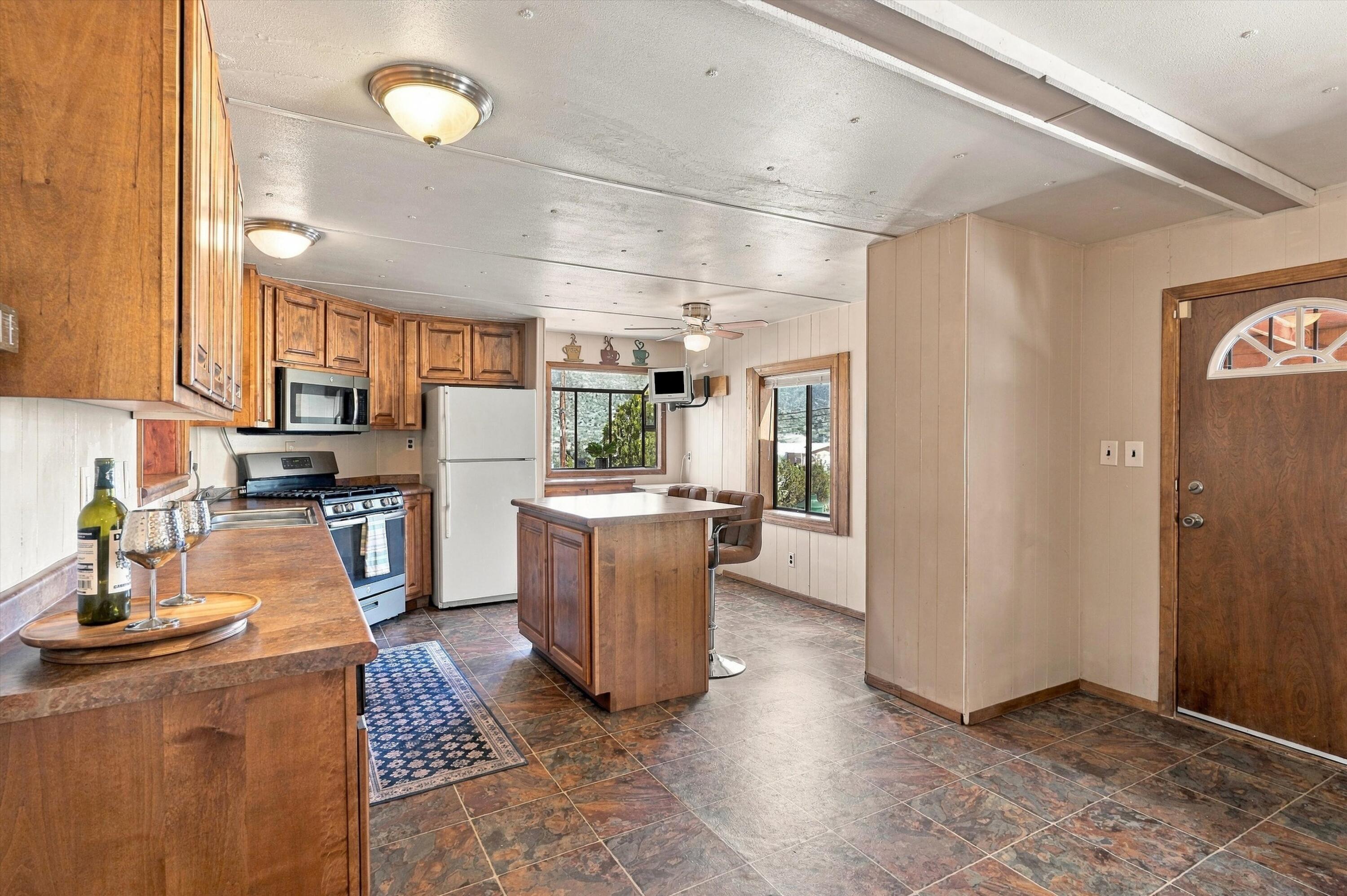 16932 E I 40 Frontage Road SE