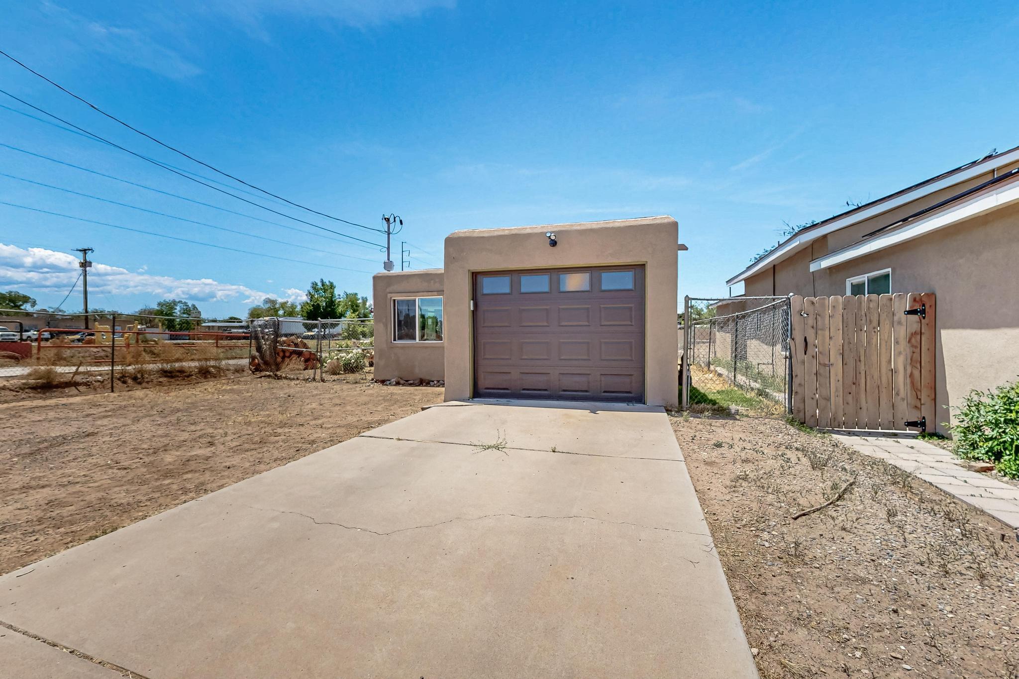 202 Aztec Road, Albuquerque, New Mexico image 4