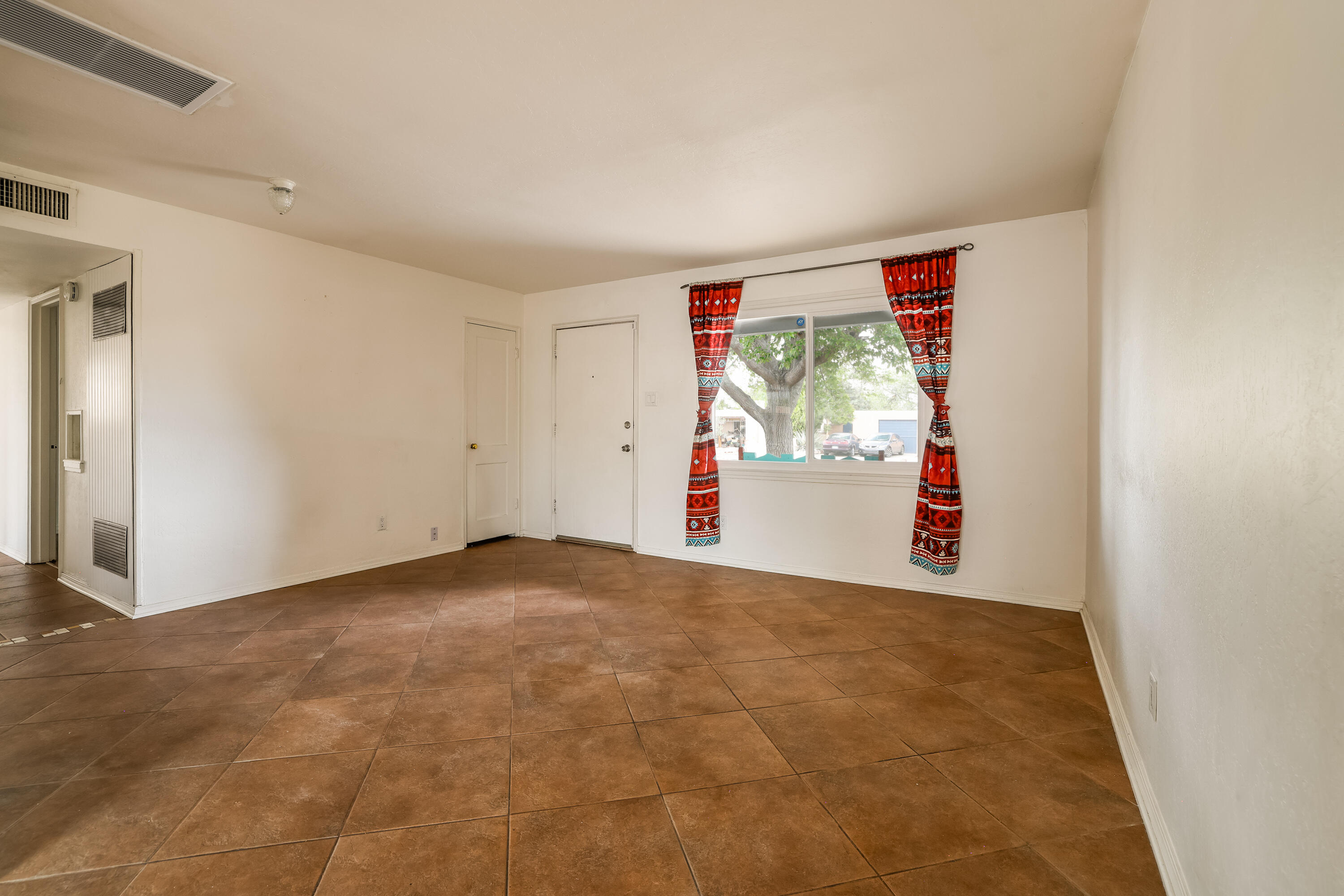 708 Madeira Drive, Albuquerque, New Mexico image 4