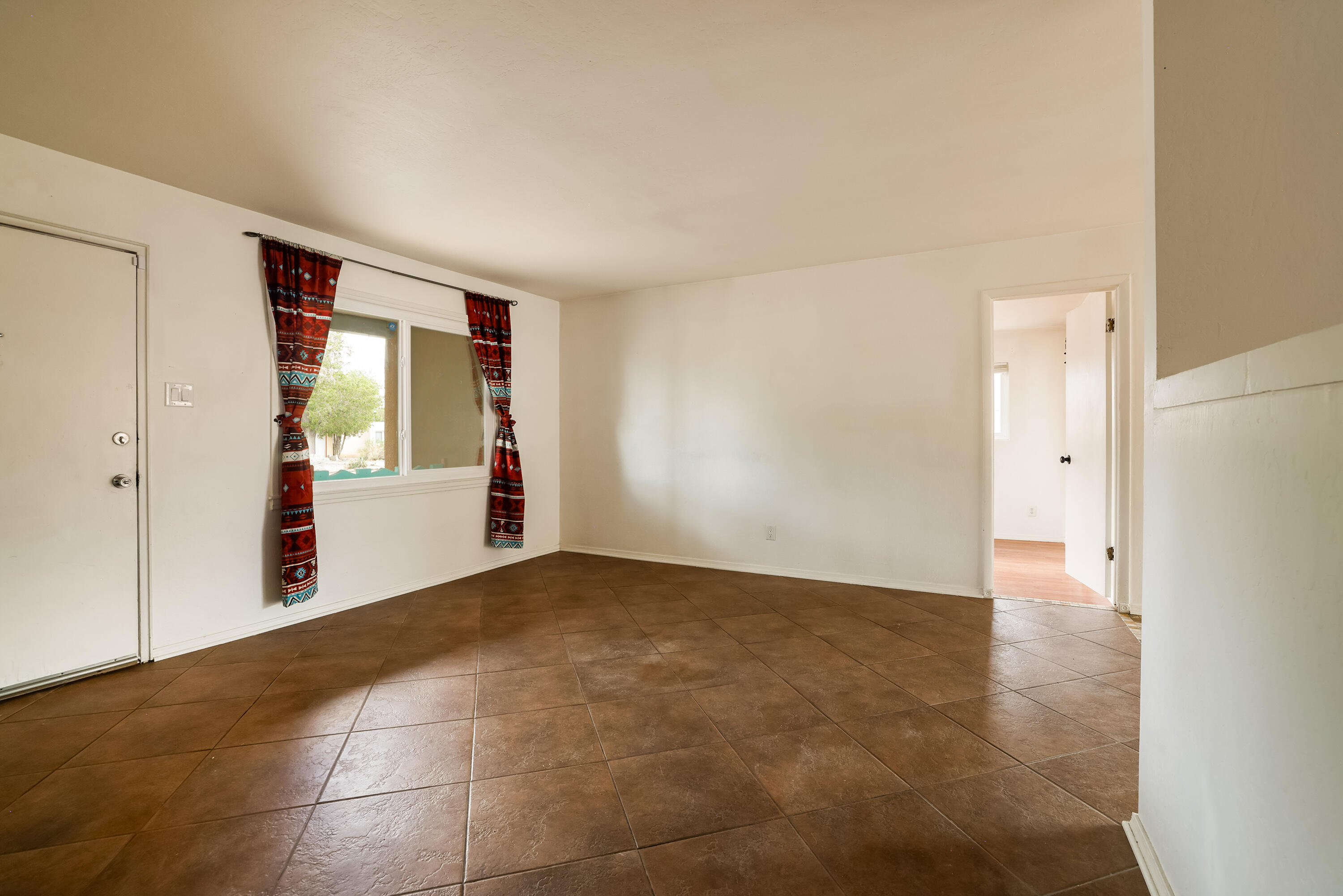708 Madeira Drive, Albuquerque, New Mexico image 3