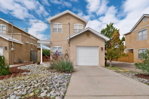 Photo of 1015 15th Street NW, Albuquerque, NM 87104 (MLS # 1112475)