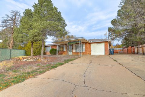 Photo of 2812 Los Arboles Court NE, Albuquerque, NM 87112 (MLS # 1094993)