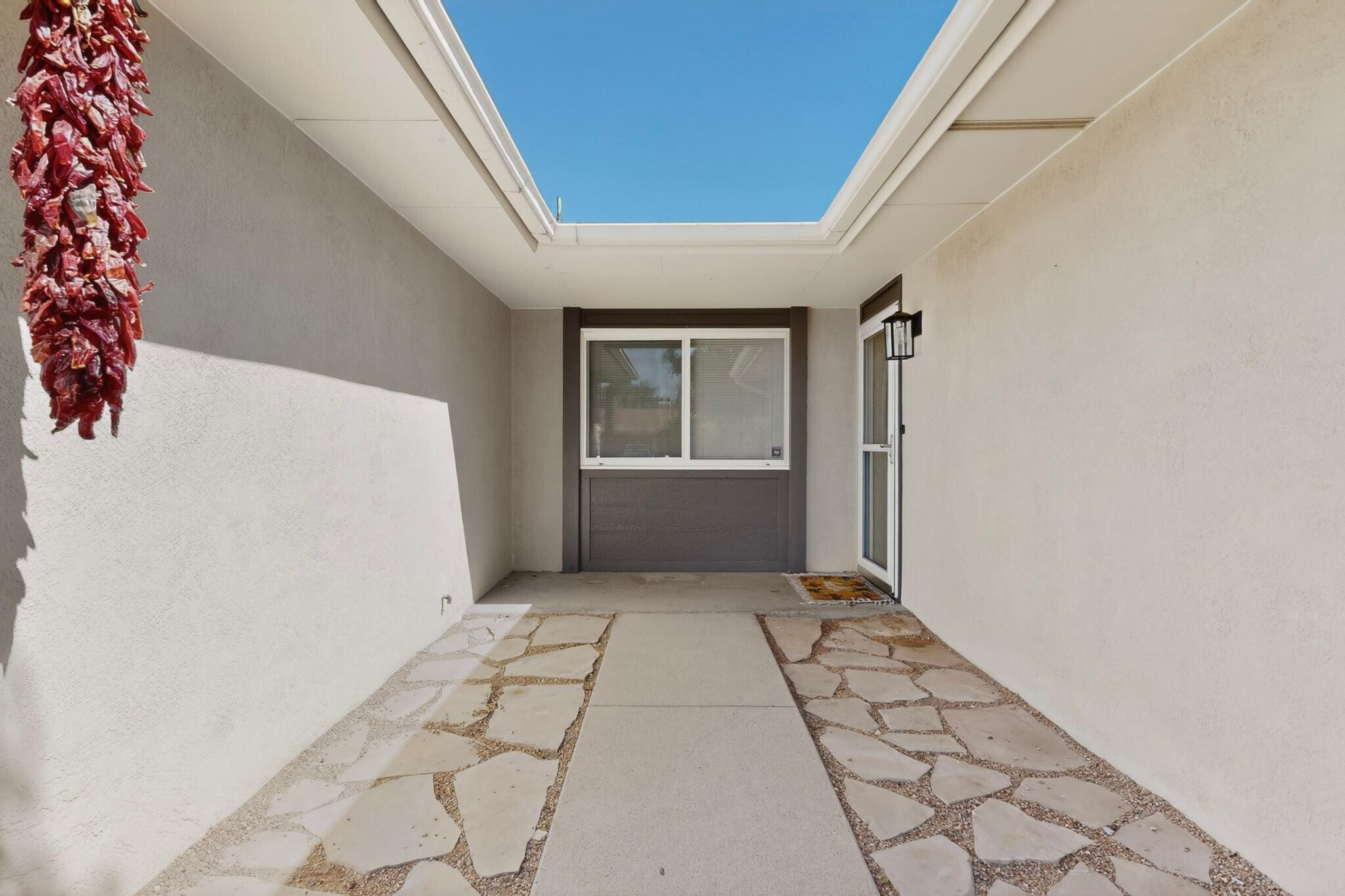7013 Avenida La Costa NE