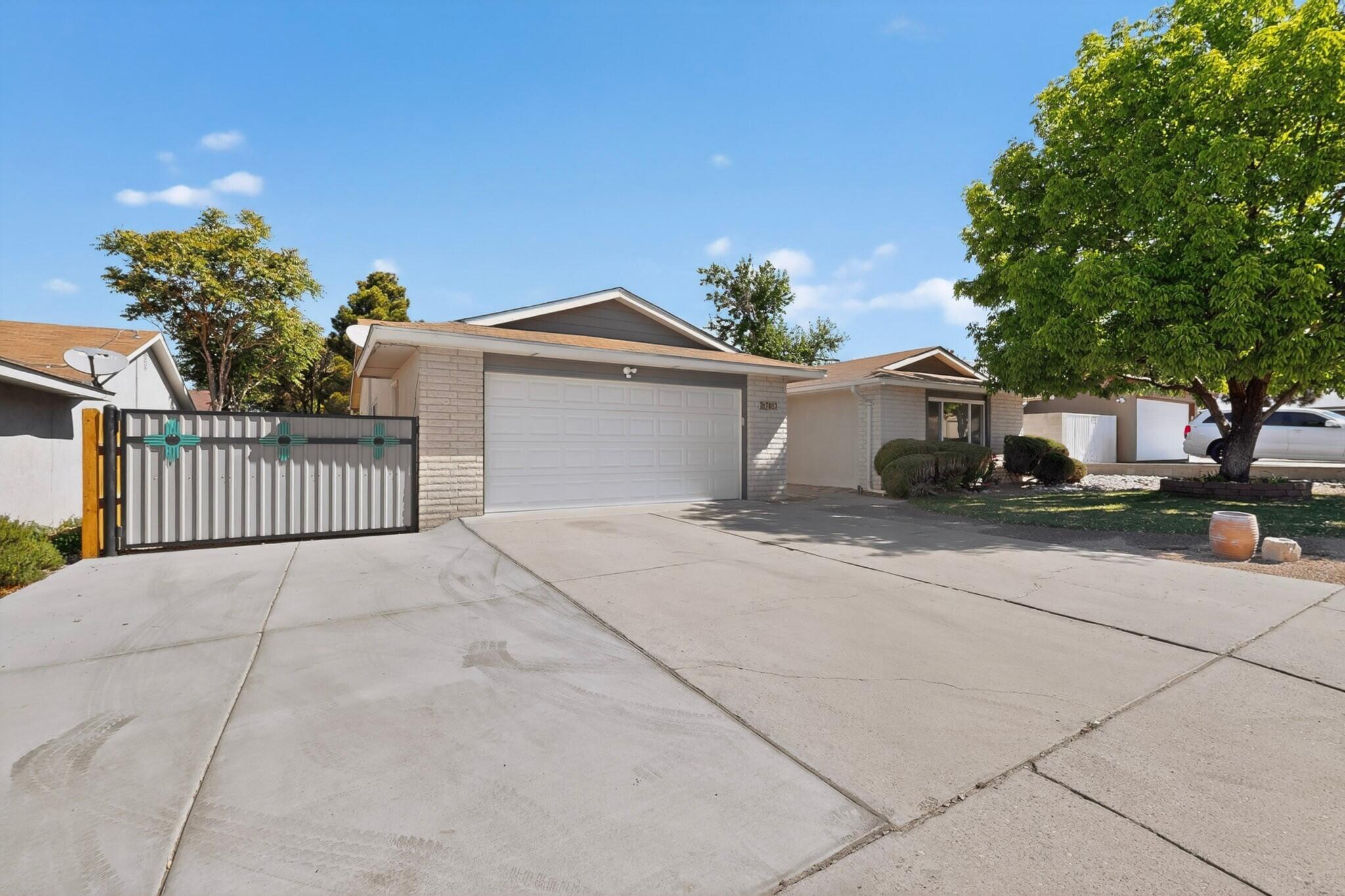 7013 Avenida La Costa NE