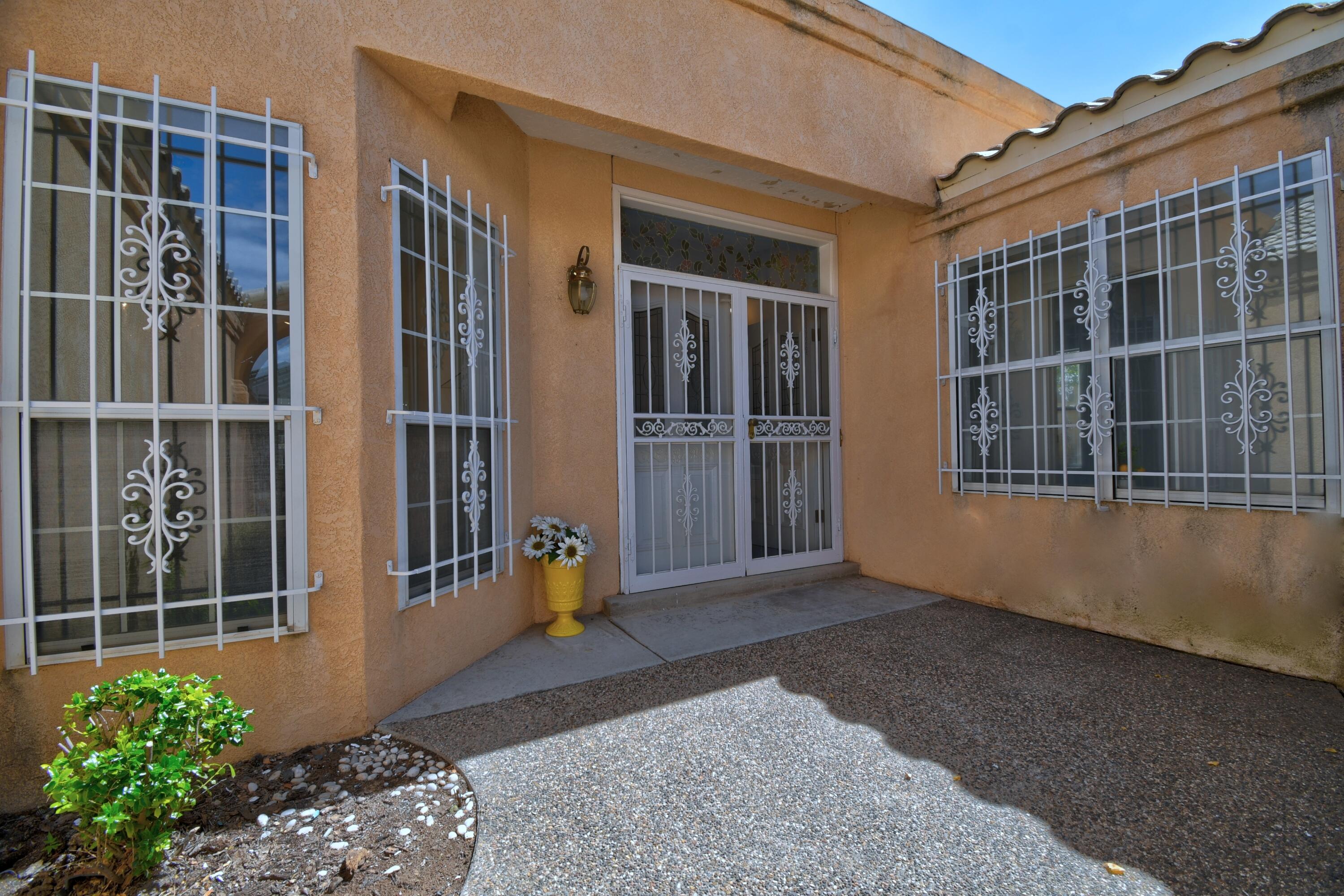 5512 Avenida Cuesta NE