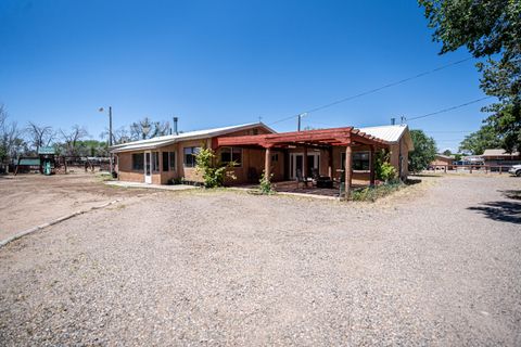 Photo of 604 ORTEGA Road NW, Los Ranchos, NM 87114 (MLS # 1078944)