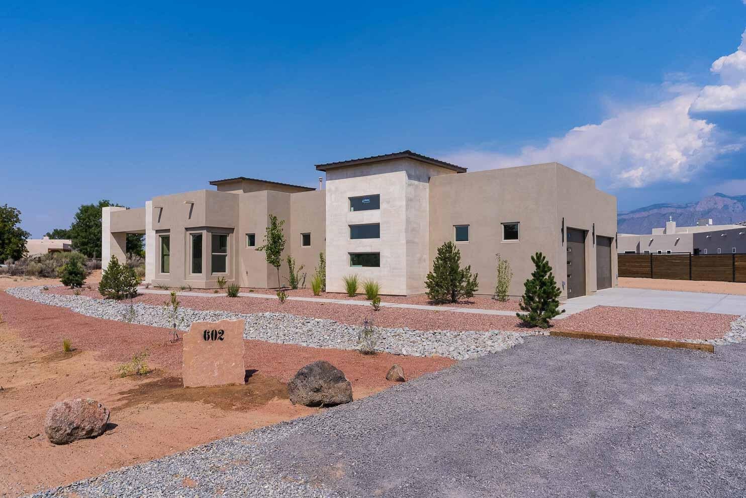 602 Camino De La Tierra