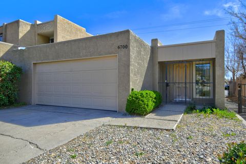 Townhouse For Sale - 6700 Los Trechos Court<br/> Bernalillo County, Albuquerque, NM 87109