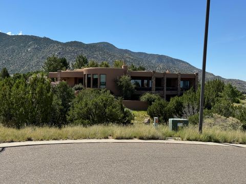 Photo of 13705 Ricegrass Place NE, Albuquerque, NM 87111 (MLS # 1102750)
