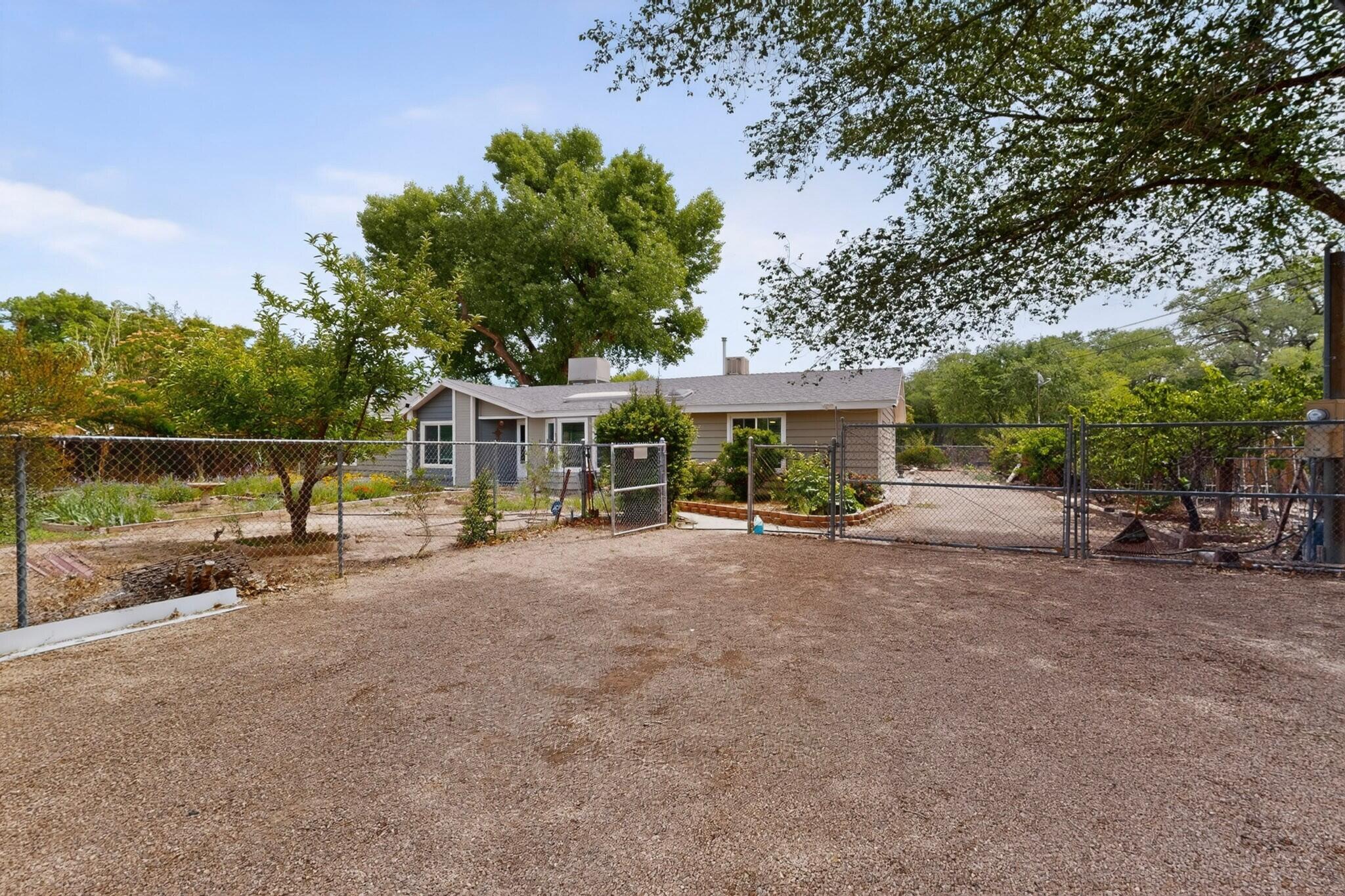 741 Garden Road SW