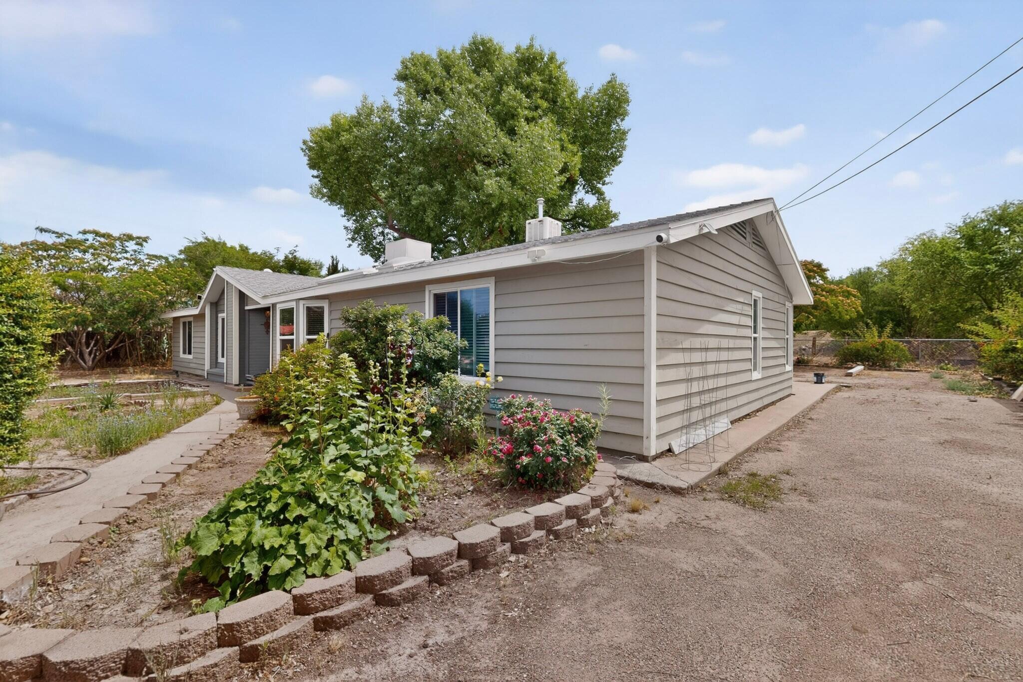 741 Garden Road SW