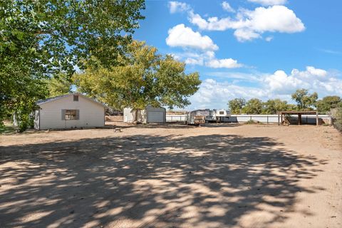 Photo of 668 Davis Place, Los Lunas, NM 87031 (MLS # 1093290)