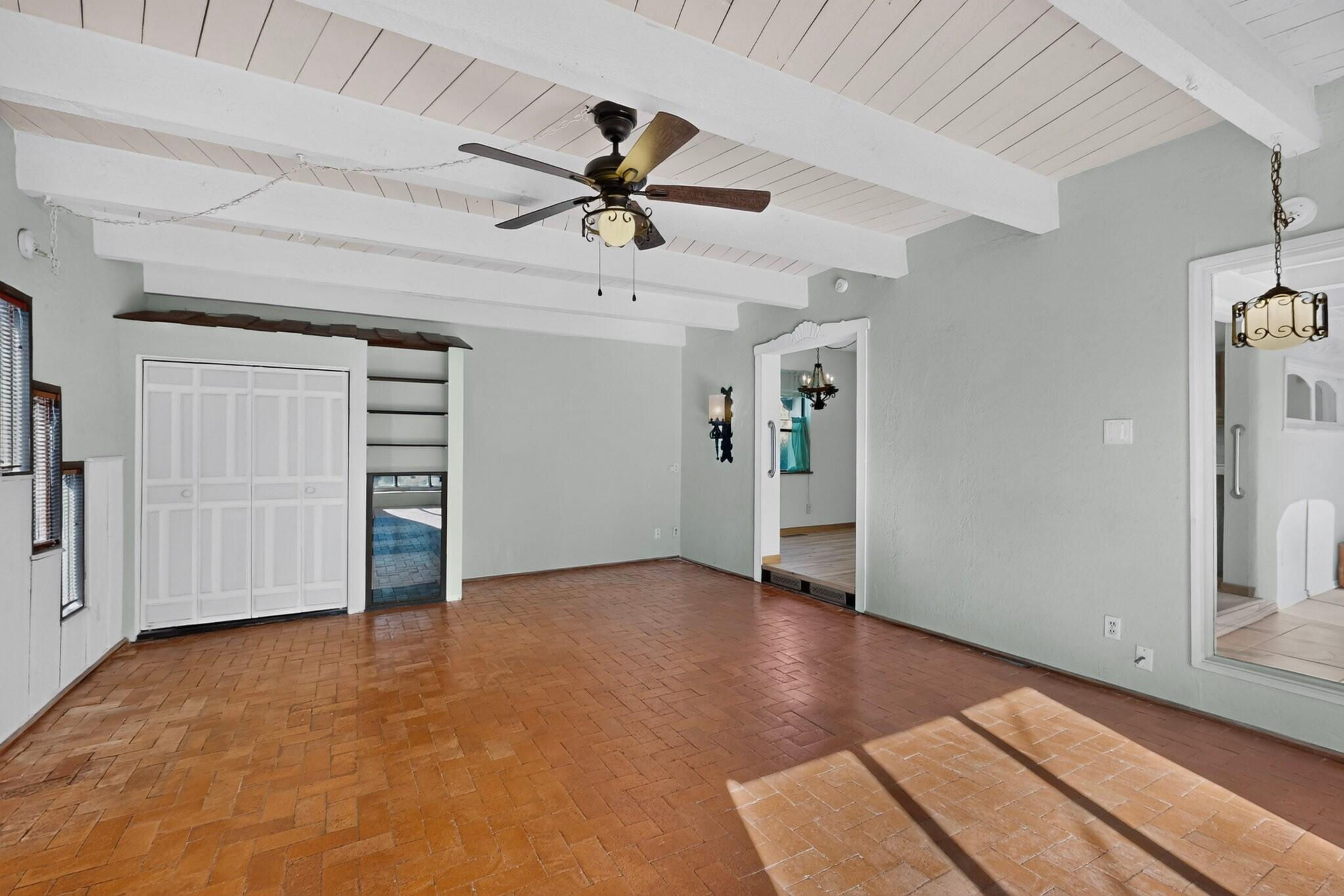 225 Willow Road NW