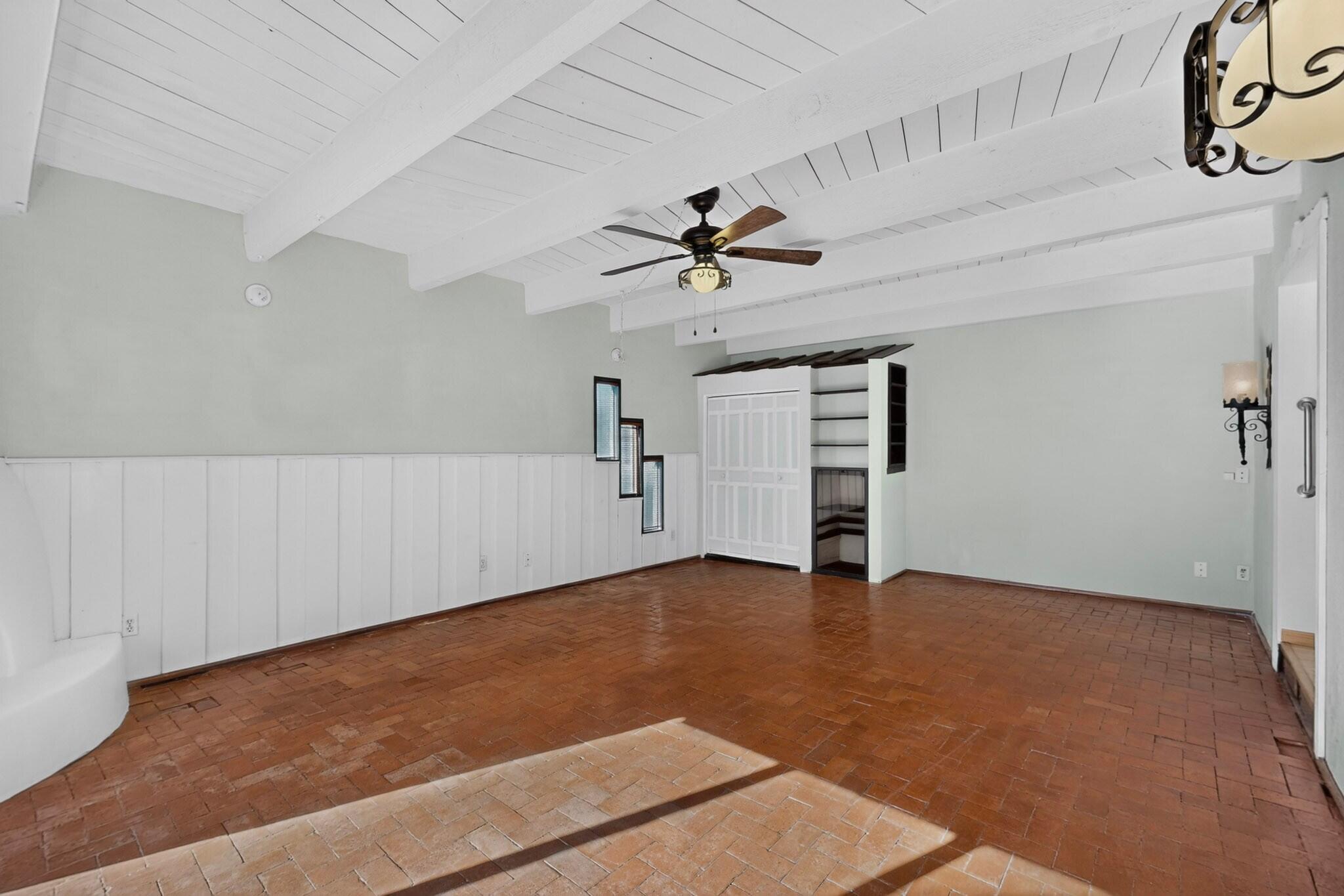 225 Willow Road NW