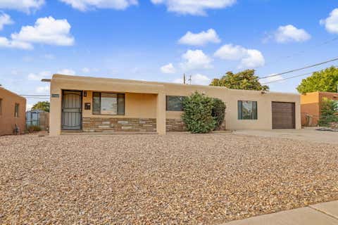 Photo of 7705 Hannett Avenue NE, Albuquerque, NM 87110 (MLS # 1108941)
