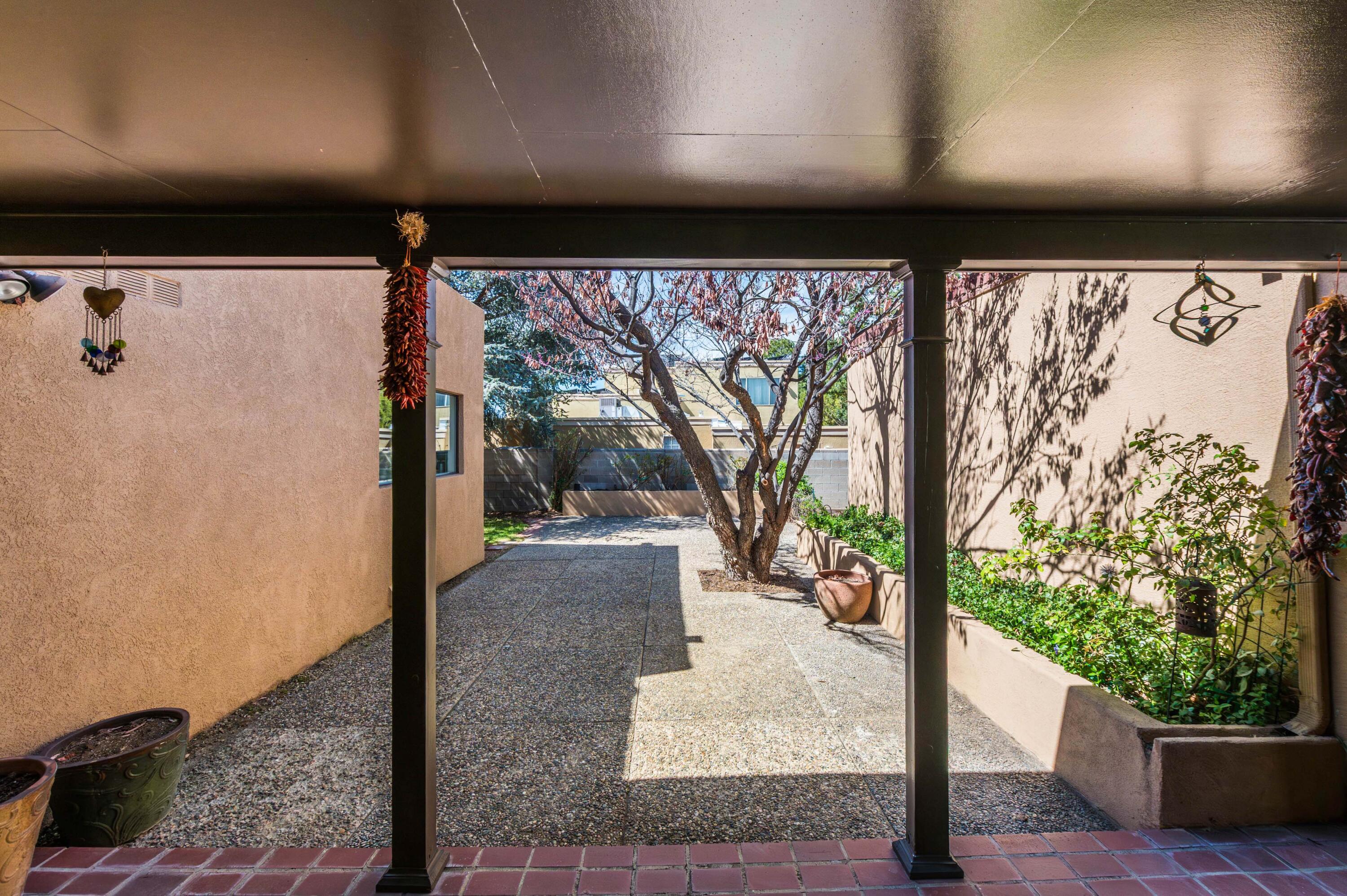 7208 Vista Del Arroyo Avenue NE