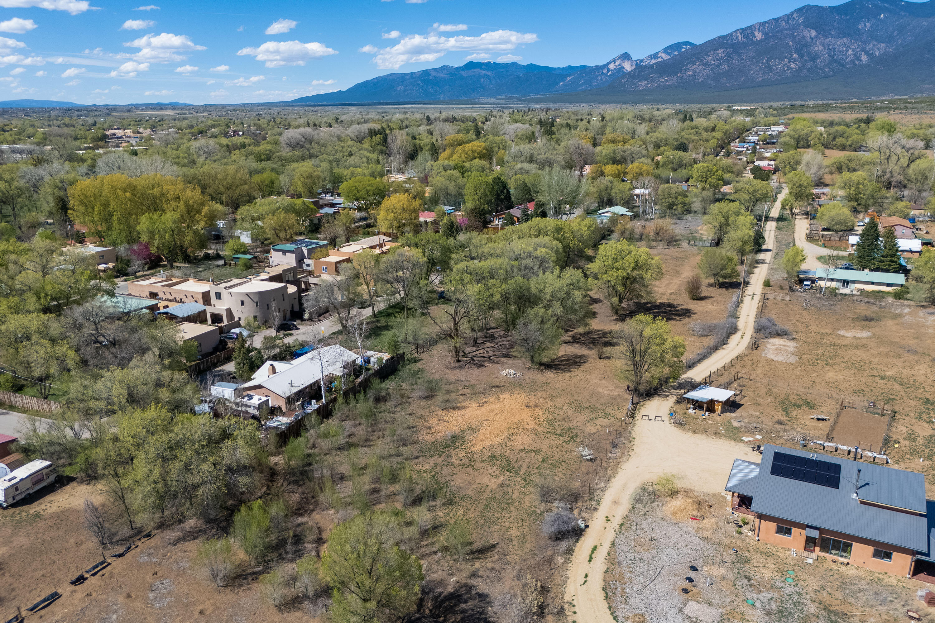 426 Gomez Ranch Road, Taos, New Mexico image 4