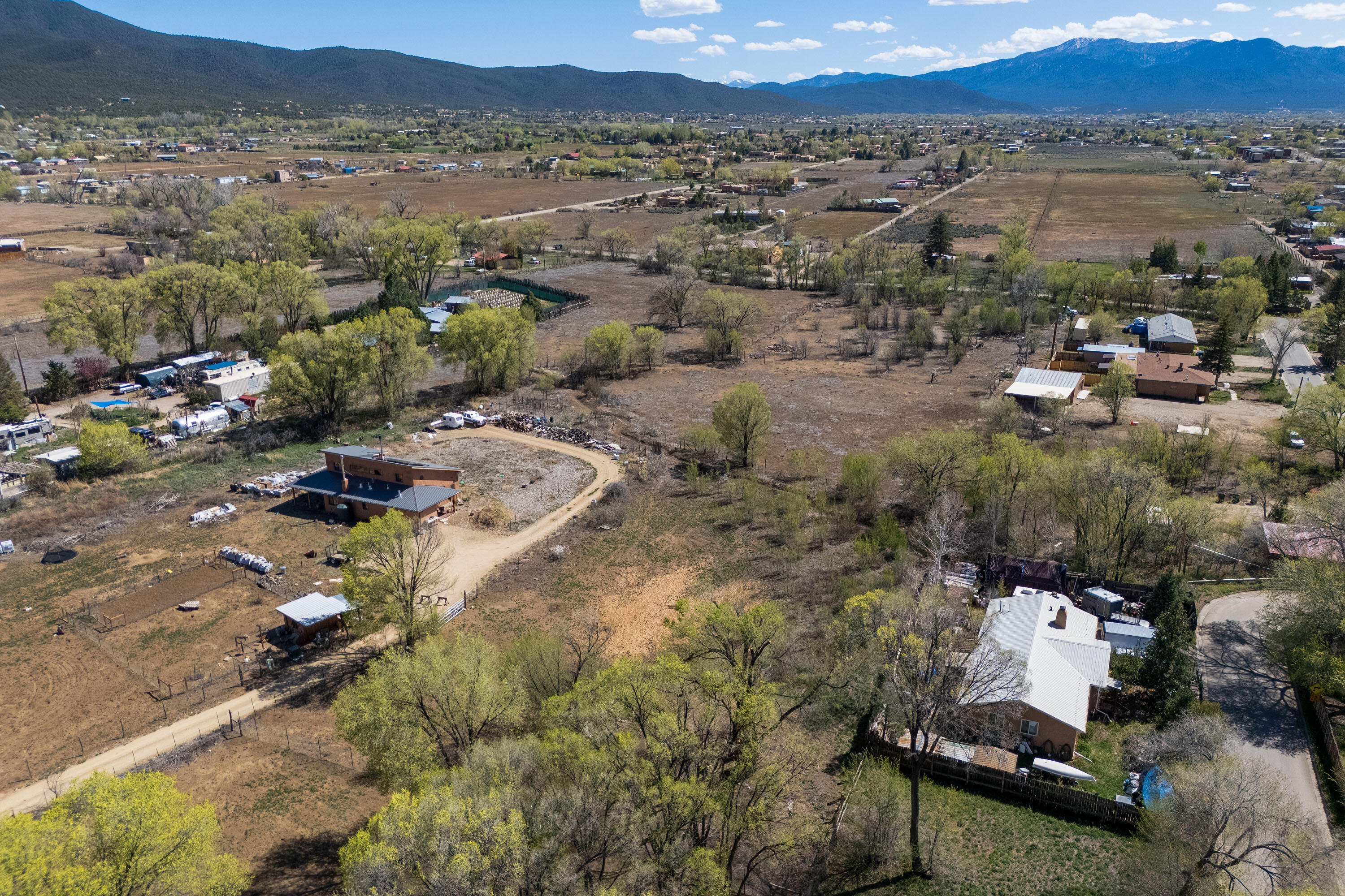 426 Gomez Ranch Road, Taos, New Mexico image 8