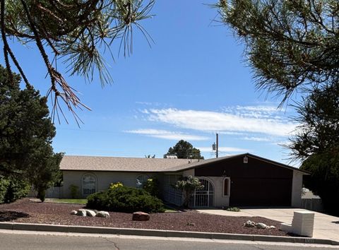 Photo of 13012 Blackstone Road NE, Albuquerque, NM 87111 (MLS # 1102680)