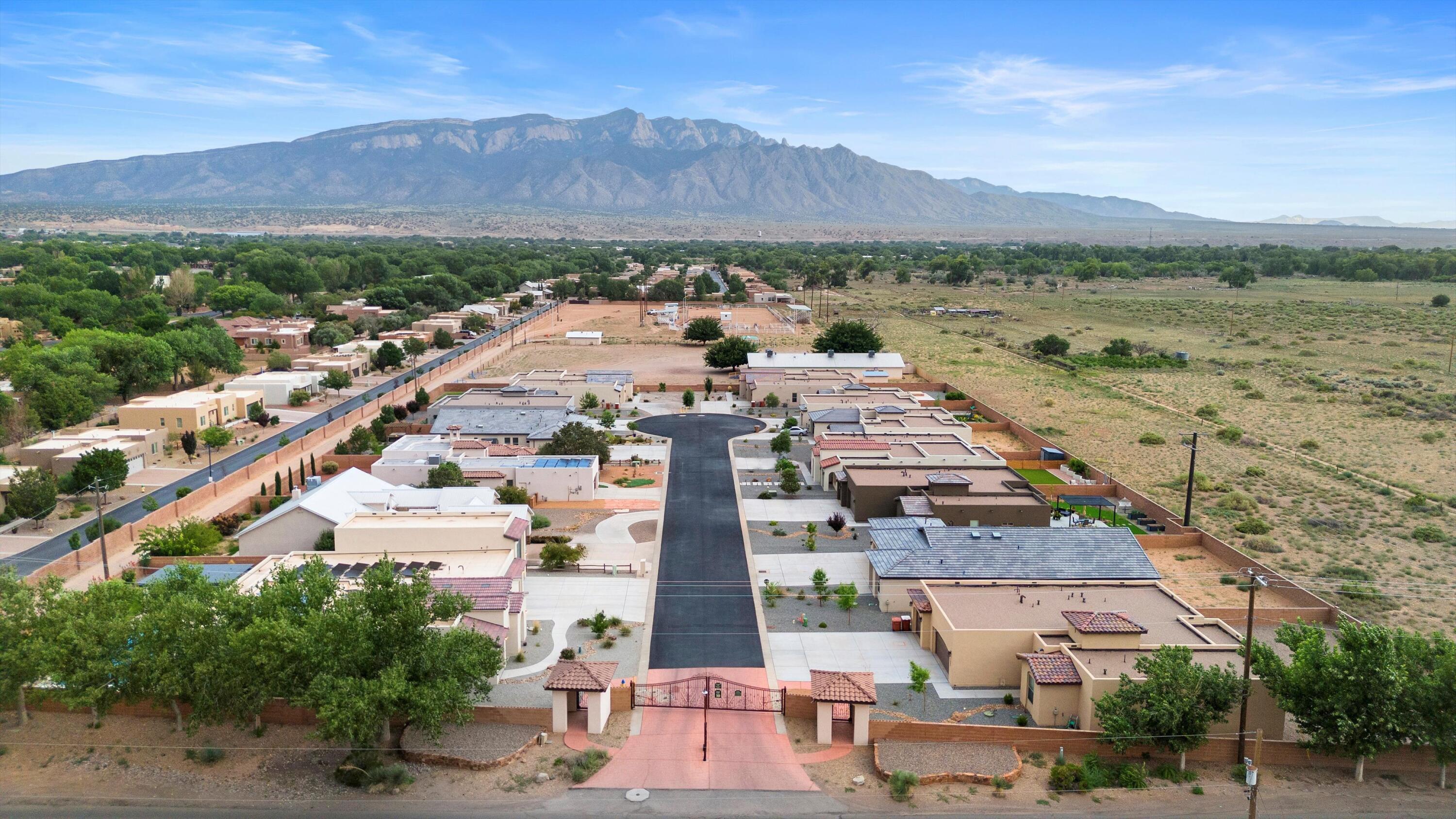 1068 Contabella Lane, Bernalillo, New Mexico image 2