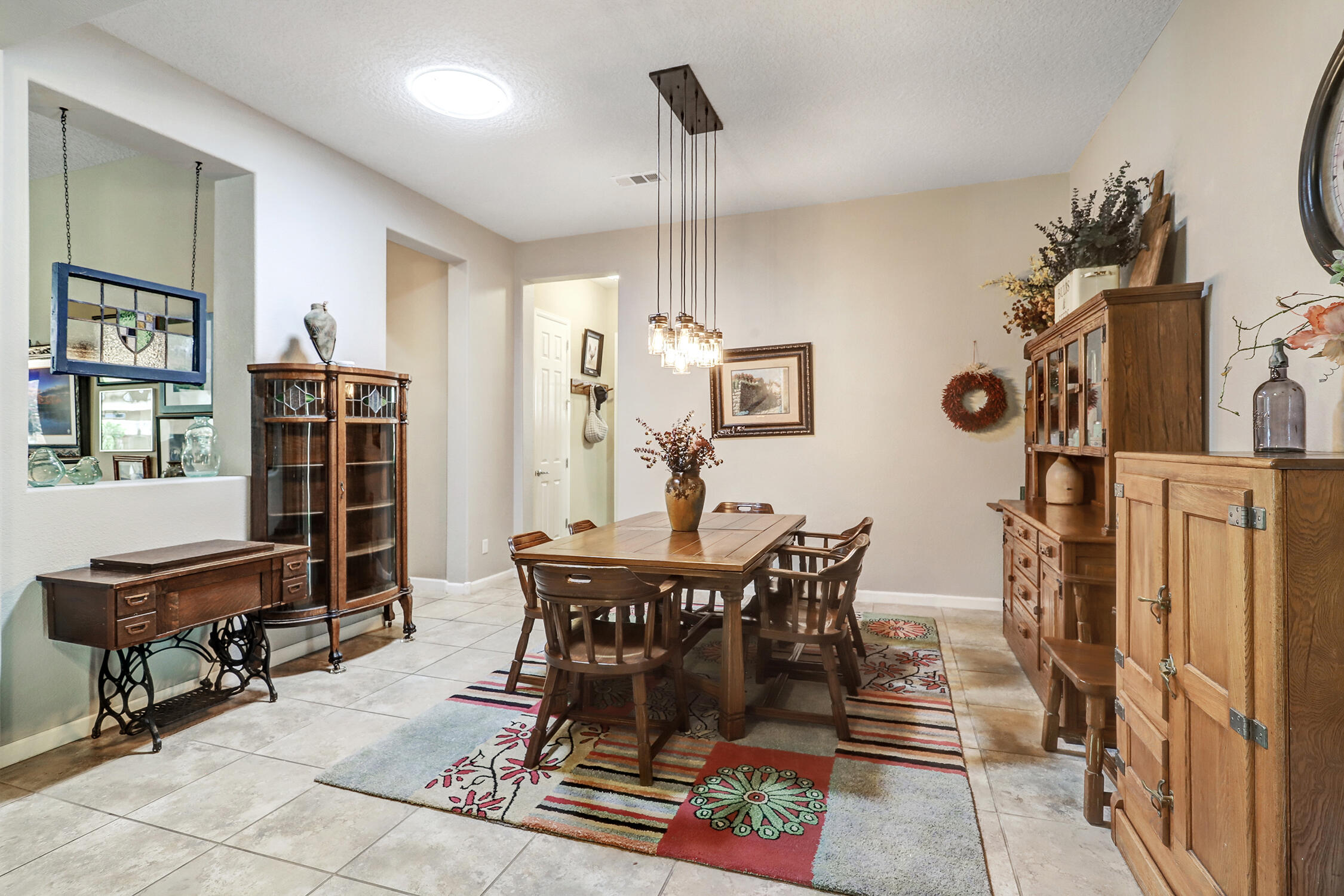 25 Los Balcones Place NE