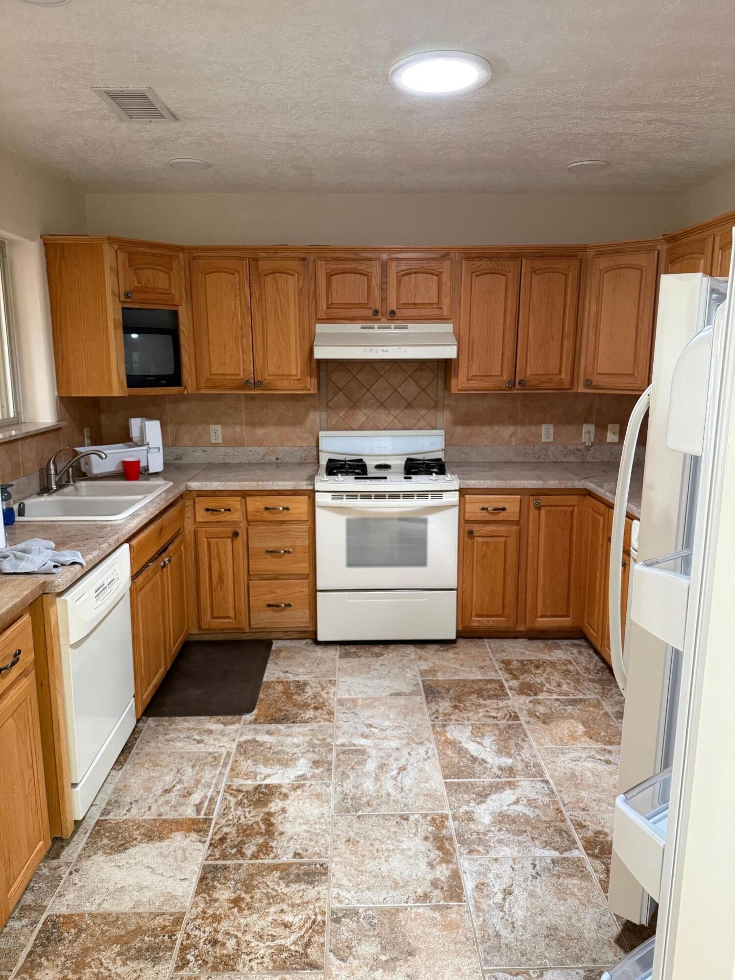 5710 Bellamah Avenue NE