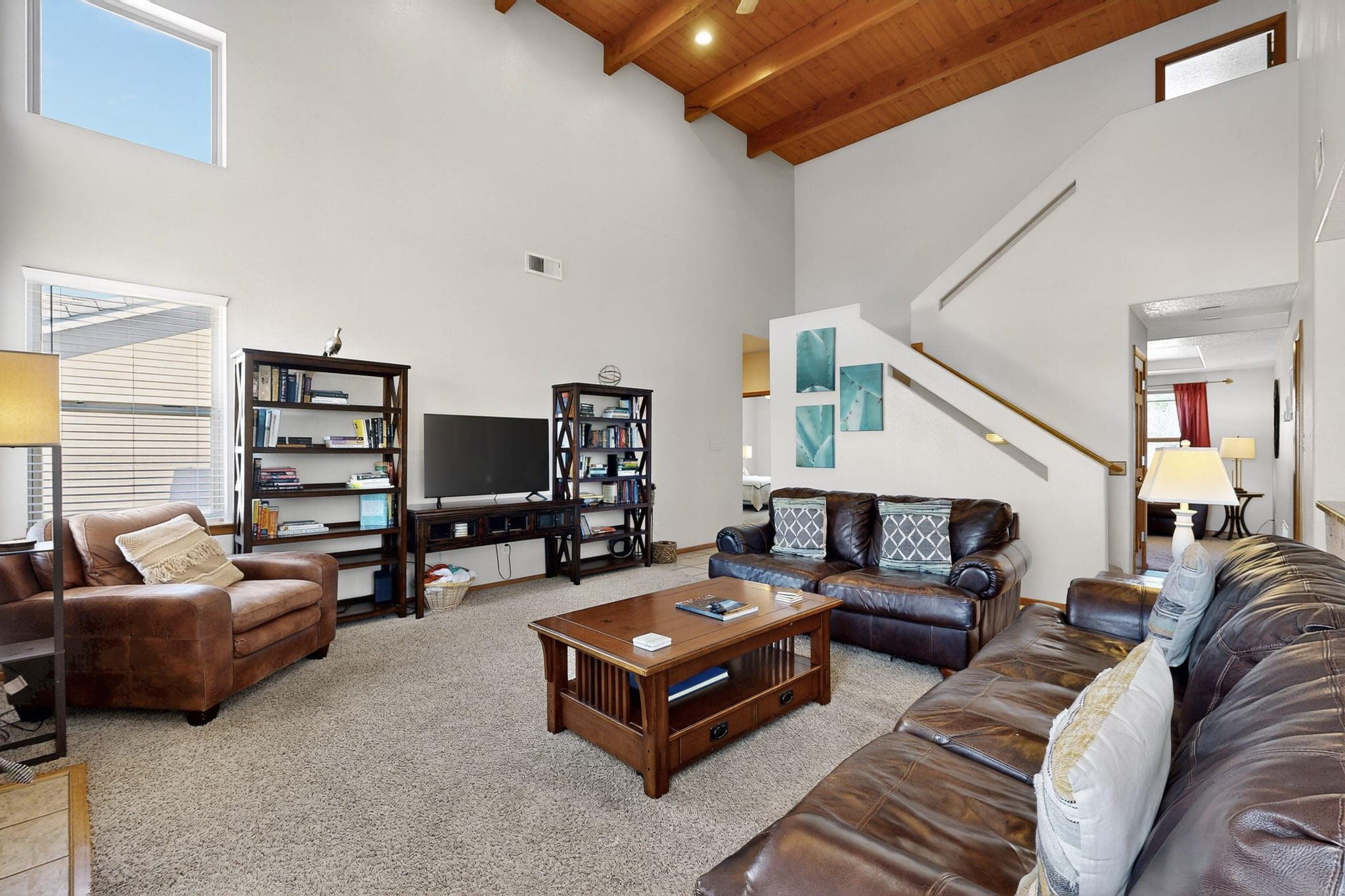 8705 TIERRA ALEGRE Drive NE