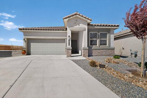 Photo of 1012 Vallecito Loop NW, Los Lunas, NM 87031 (MLS # 1101297)