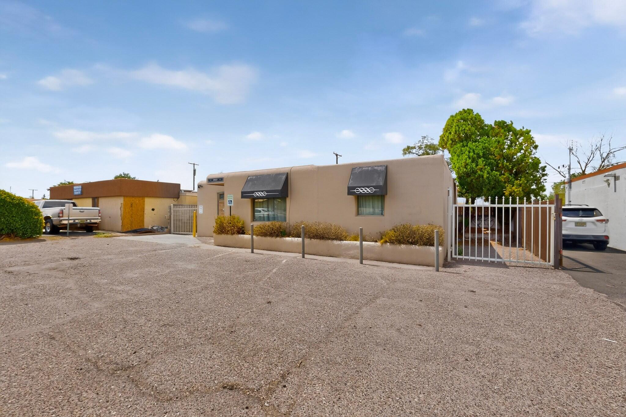 2907 San Mateo Boulevard NE