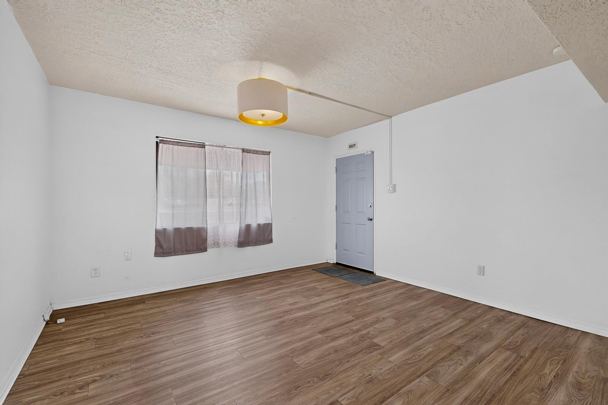 2907 San Mateo Boulevard NE