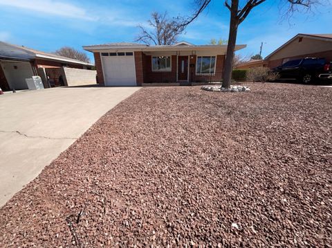 Photo of 628 Florida Street SE, Albuquerque, NM 87108 (MLS # 1099803)