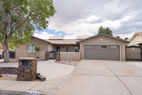 Photo of 4705 Oahu Drive NE, Albuquerque, NM 87111 (MLS # 1106472)